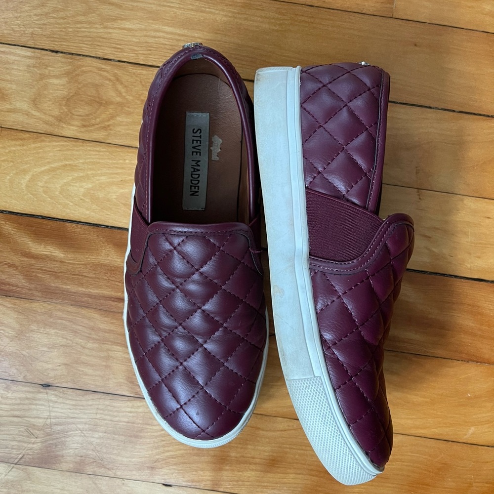 STEVE MADDEN slip on sneakers